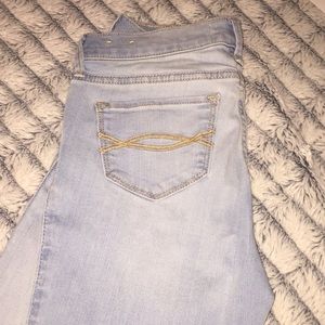 Light wash Abercrombie skinny jeans